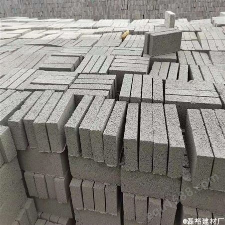 宁夏银川水泥标砖磊裕建材彩砖厂